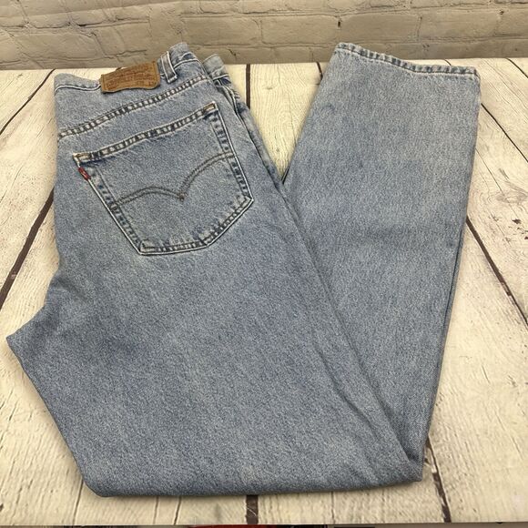 Levis 550 Jeans Mens 38x34 Blue Red Tab Relaxed Fit Straight Leg Light‎ Wash - Picture 1 of 11